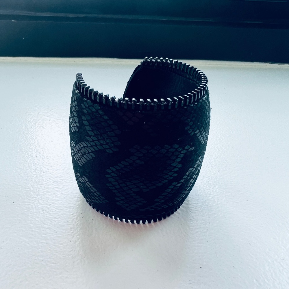 TED ROSSI NYC embossed Black Cobra leather zipper cuff - one size